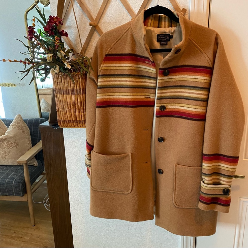 Pendleton coat 🌿